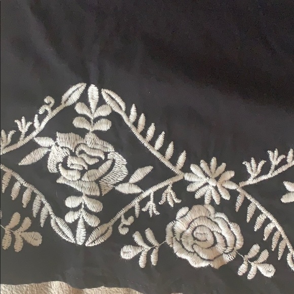 BLACK shorts jumper - Picture 3 of 3